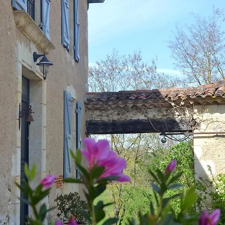 Au Domaine Terre De Chenes Hébergement de vacances Saint-Paul-de-Baise